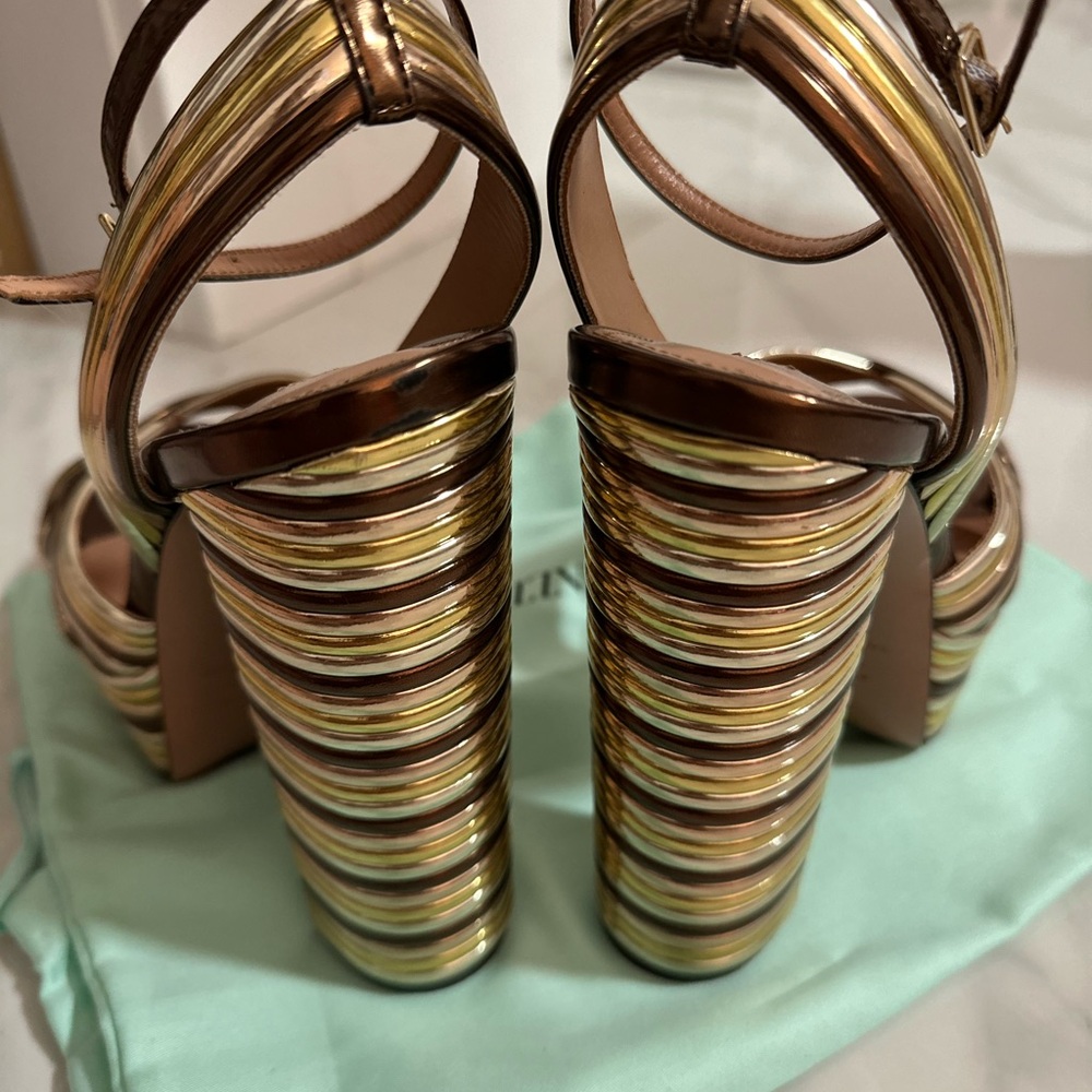 Aquazzura Gold and Brown Platform Sandals with Strappy Design - Picture 2 of 5